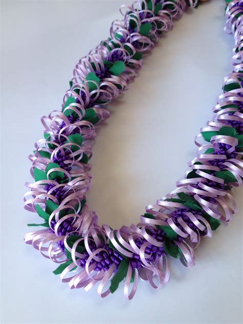 how to make ribbon leis